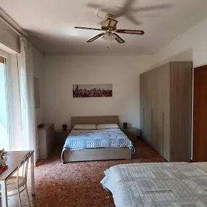 Frühstückspension Lo Scoiattolo, Verona